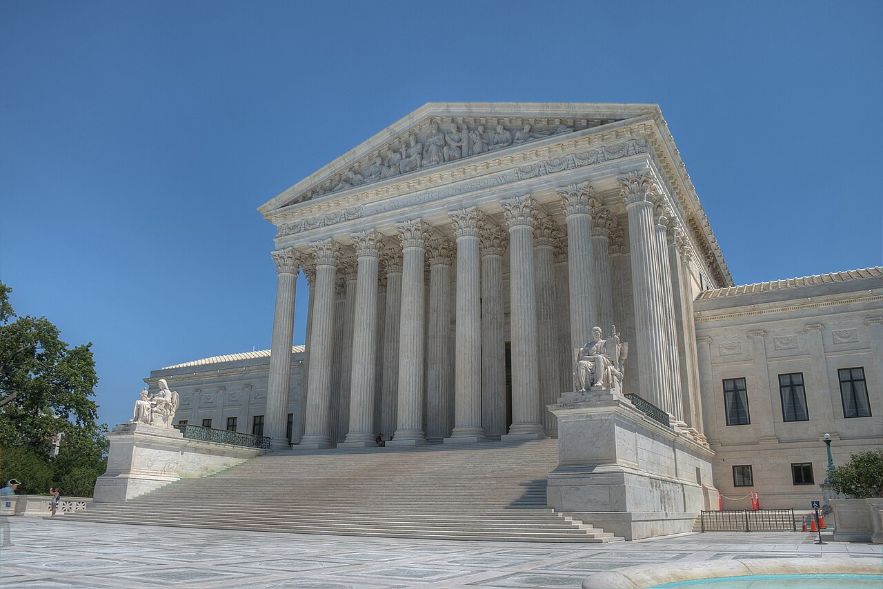 La Cour suprême des États-Unis rejette le décret de Trump sur le droit du sol